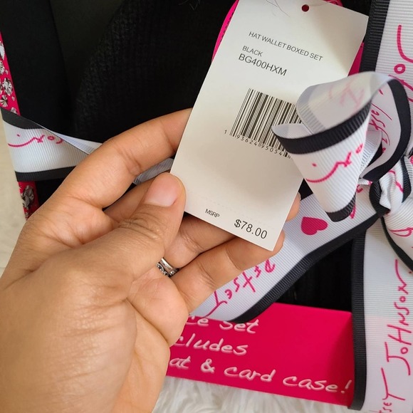 Betsey Johnson Black Hat And Floral Card Case Wallet Gift Box Set NWT - Picture 4 of 10